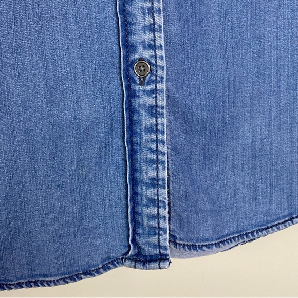 GAP Maternity Denim Womens Soft Distressed Button Up w/ pockets Size Small - Picture 5 of 11